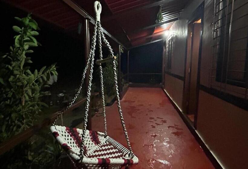 Hotell Hiranya Farm Stay