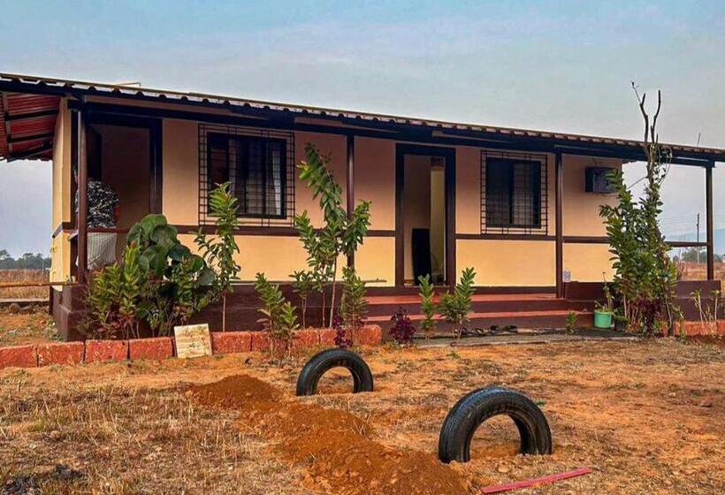 Hotell Hiranya Farm Stay