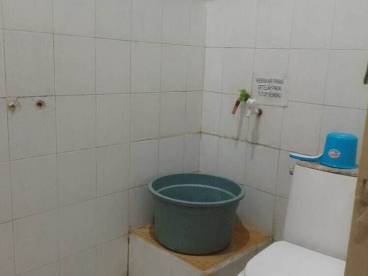 Otel Oyo 93663 Penginapan Otw