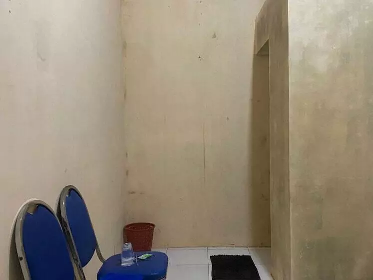 Hotelli Oyo 93663 Penginapan Otw