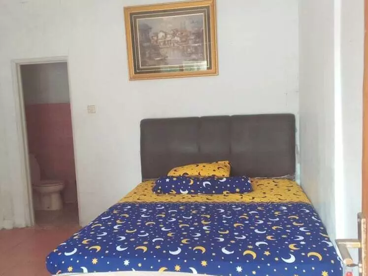 Hotelli Oyo 93663 Penginapan Otw