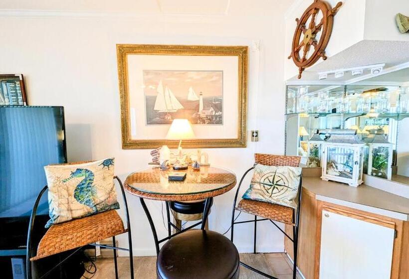 Hotel Pintail Point Unit 305