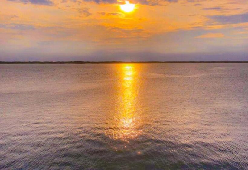 Hotel Pintail Point Unit 305