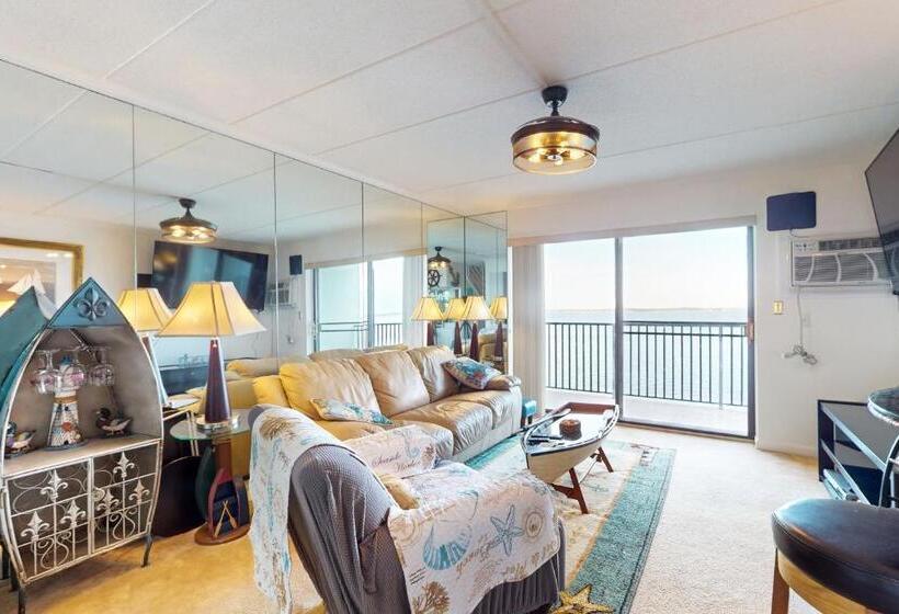 Hotel Pintail Point Unit 305