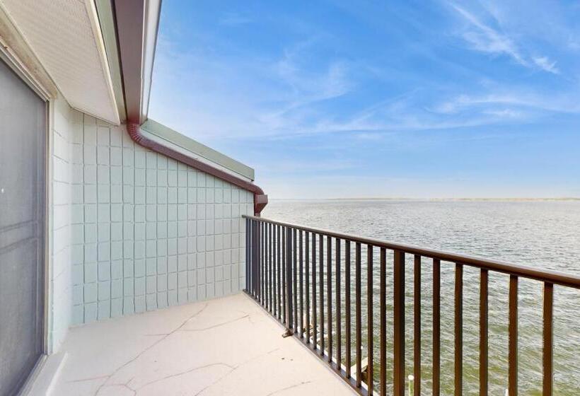 Hotel Pintail Point Unit 305