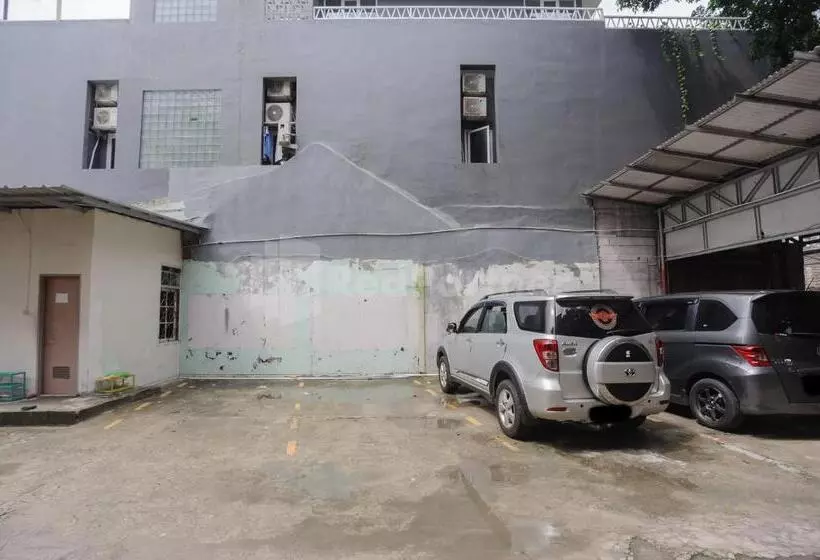 Hotelli Rawa Buntu House Redpartner