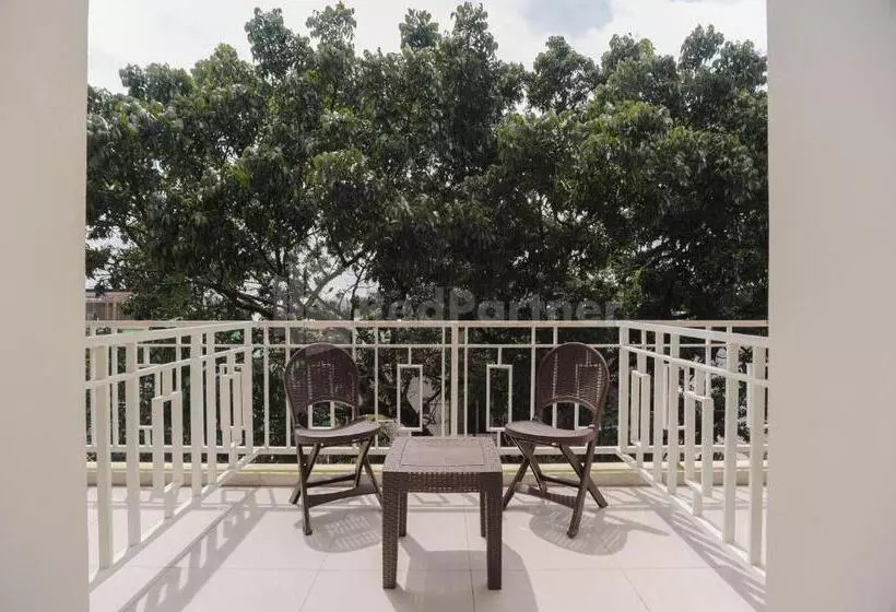 Hotelli Rawa Buntu House Redpartner