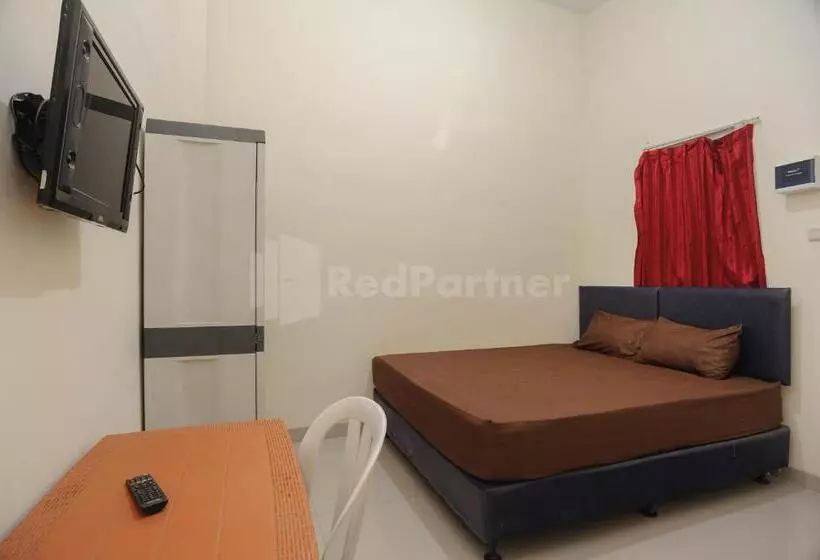 Hotelli Rawa Buntu House Redpartner