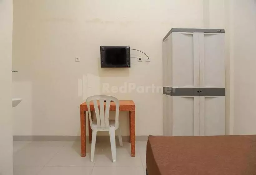 Hotelli Rawa Buntu House Redpartner