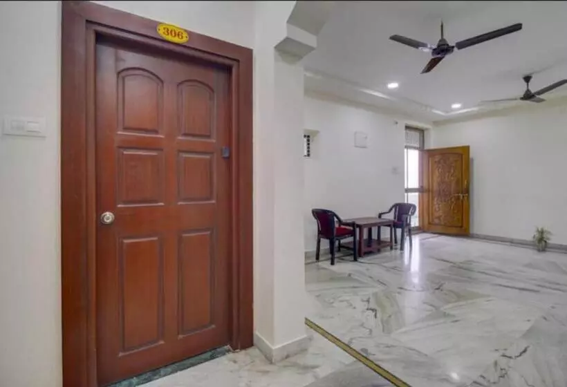 ホテル Sri Sai Residency