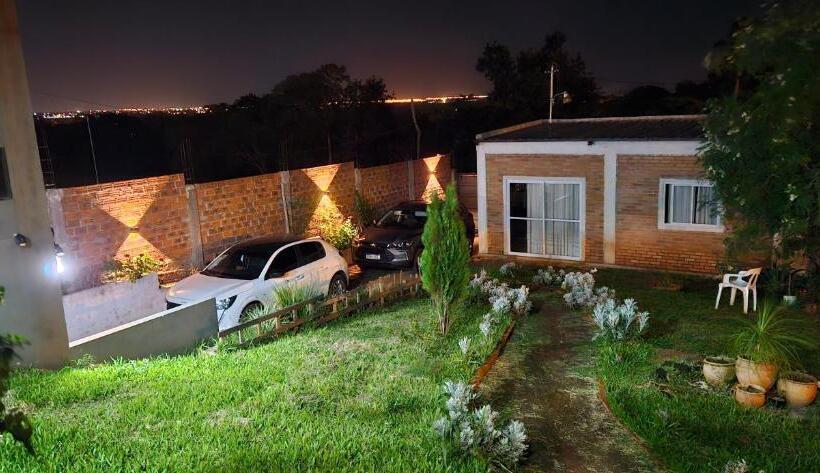 پانسیون Ari Alojamientos