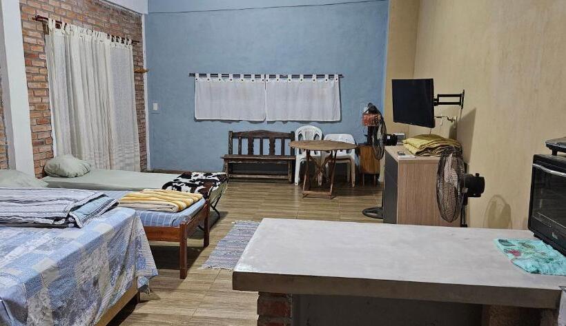 پانسیون Ari Alojamientos