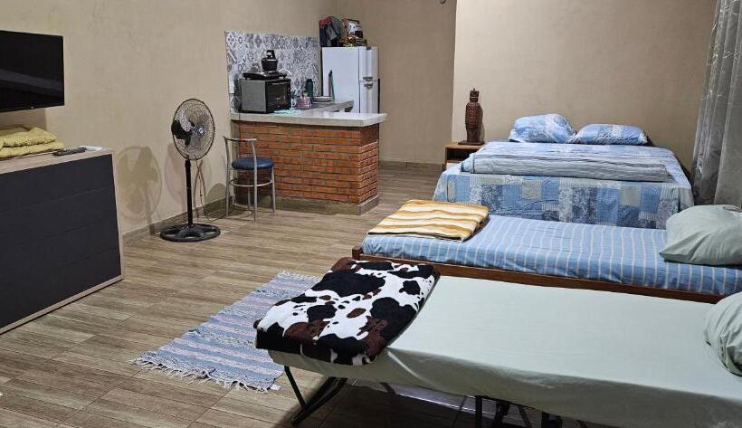 پانسیون Ari Alojamientos