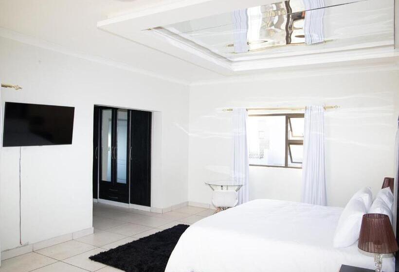 بنسيون Azalea Lodge