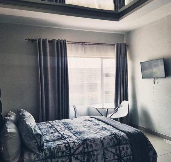 بنسيون Azalea Lodge