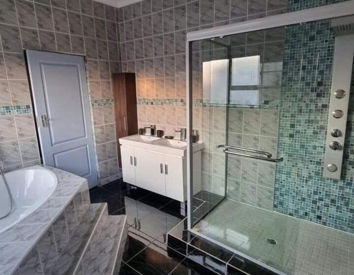 بنسيون Azalea Lodge