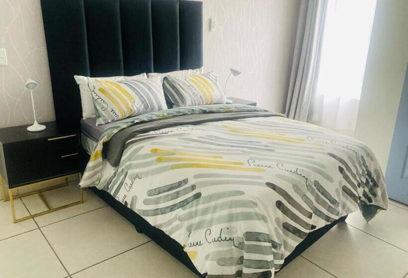 بنسيون Azalea Lodge