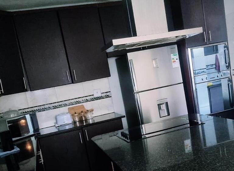 بنسيون Azalea Lodge