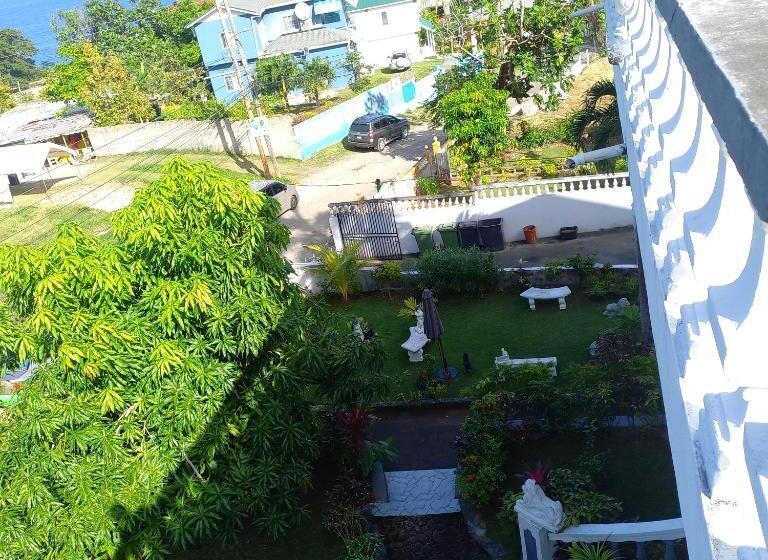 پانسیون Happy Grove Lodge