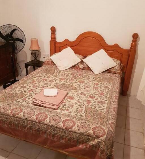 پانسیون Happy Grove Lodge