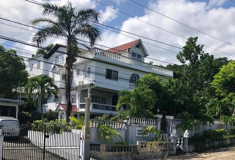 پانسیون Happy Grove Lodge