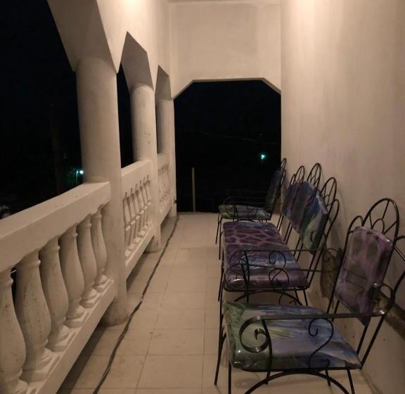 پانسیون Sgr Near The Sea