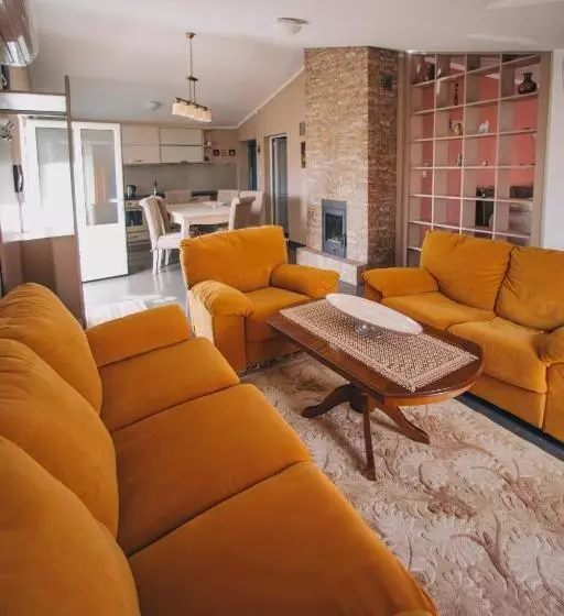Villa Shu