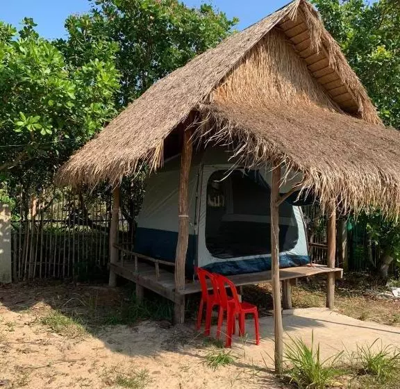 Retkeilymaja Maloop Cafe Bungalow