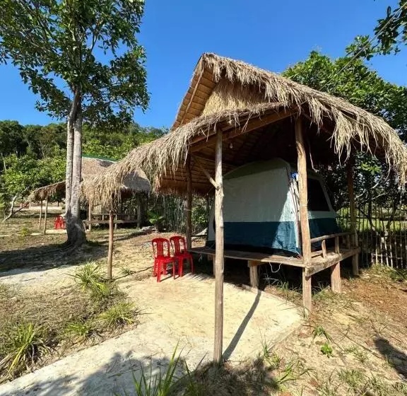 Retkeilymaja Maloop Cafe Bungalow