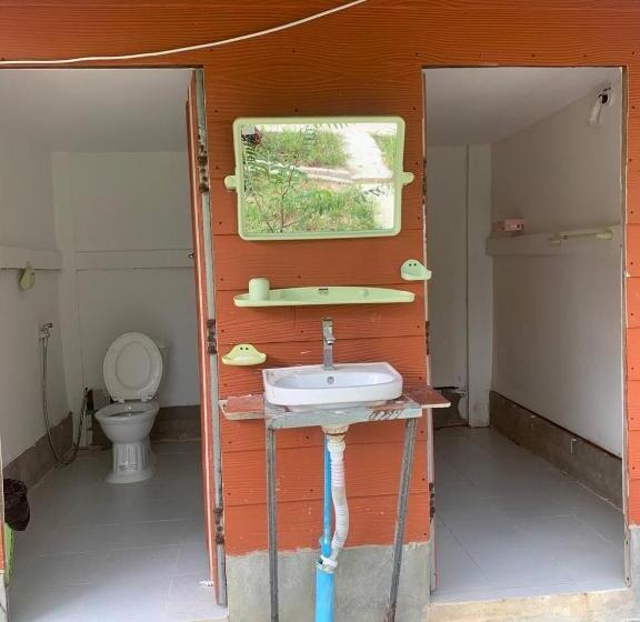 הוסטל Maloop Cafe Bungalow