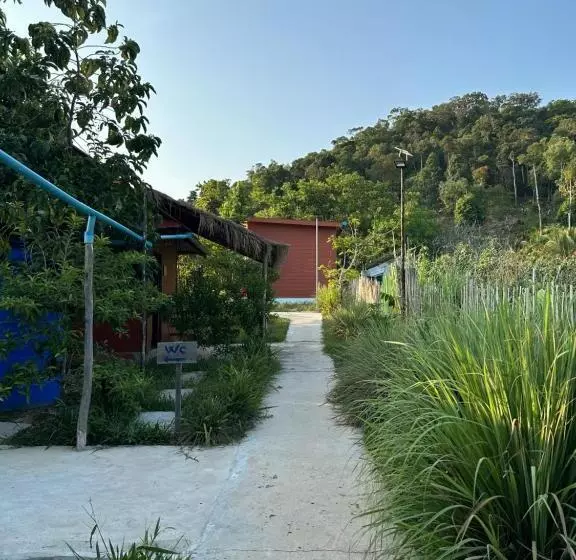 Retkeilymaja Maloop Cafe Bungalow