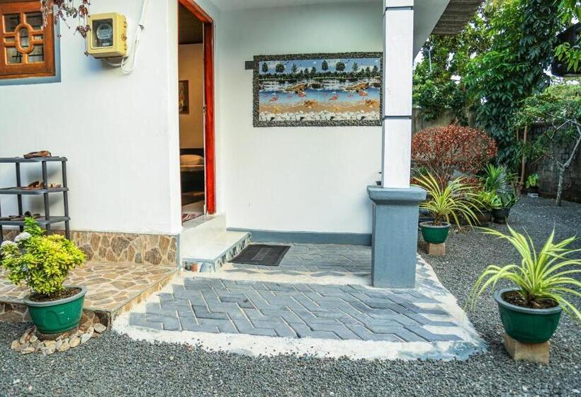 Bed and Breakfast Avian Villa Hikkaduwa