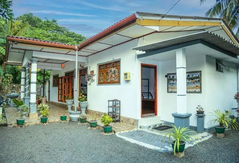 Aamiaismajoitus (B&B) Avian Villa Hikkaduwa