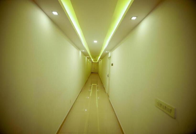 ホテル Airport Avenue Plaza Cochin Airport