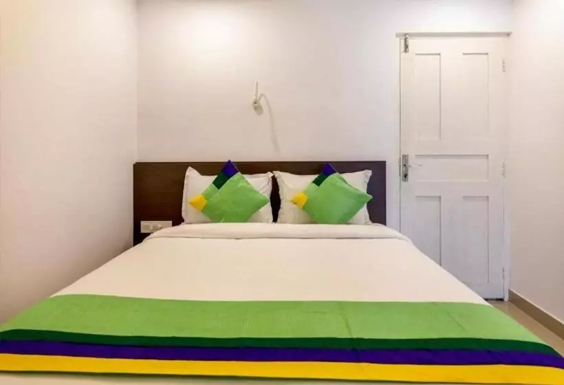 Hotelli Airport Avenue Plaza Cochin Airport