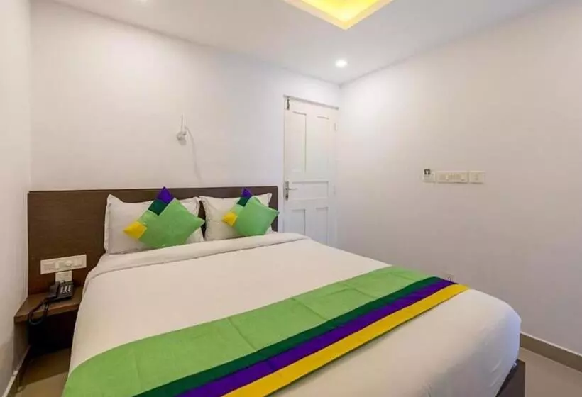 Hotelli Airport Avenue Plaza Cochin Airport