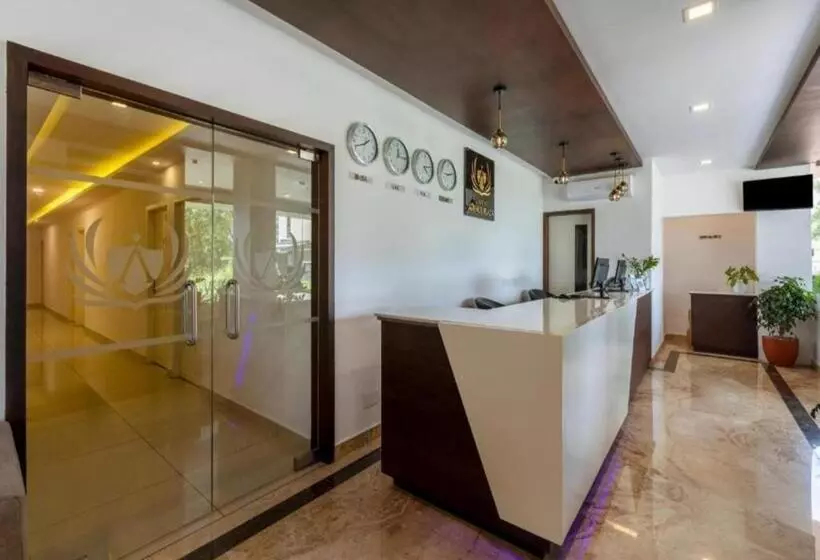 Hotelli Airport Avenue Plaza Cochin Airport