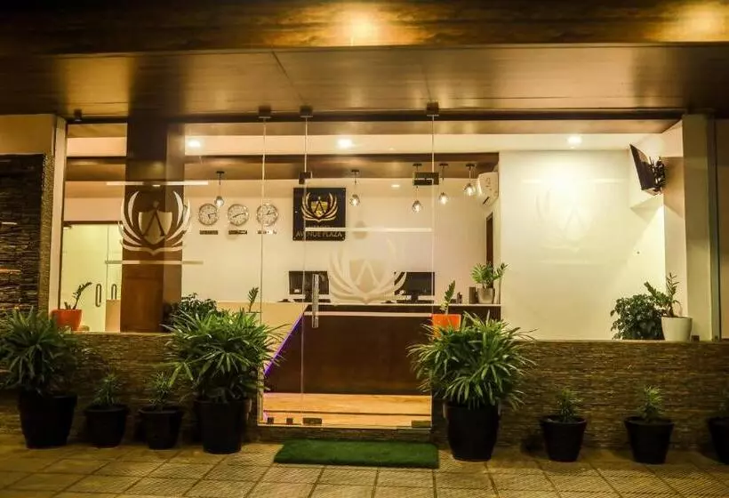 Hotelli Airport Avenue Plaza Cochin Airport