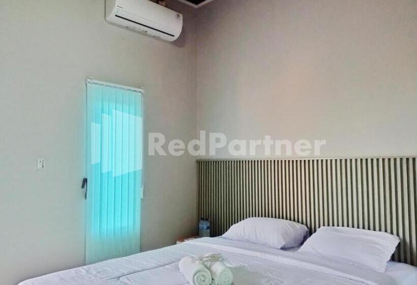 בית מלון כפרי Cerry Village Near Rs Mitra Siaga Tegal Redpartner