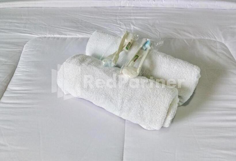 فندق Cerry Village Near Rs Mitra Siaga Tegal Redpartner