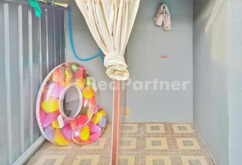 فندق Cerry Village Near Rs Mitra Siaga Tegal Redpartner