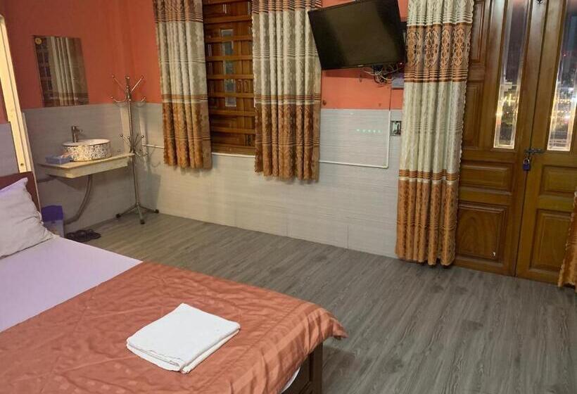 هتل Khách Sạn Minion 2