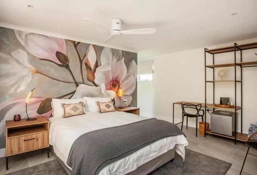 Majatalo Bluemari S Retreat