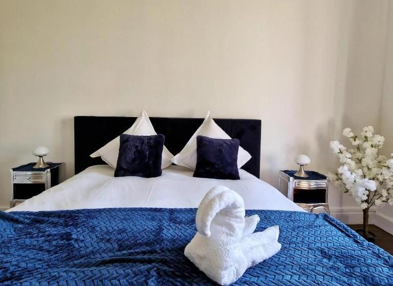 بنسيون Château Des Aulnes