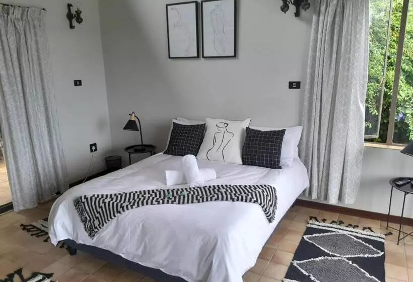ペンション Dam House Lodge