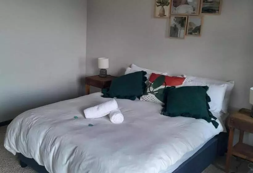 ペンション Dam House Lodge