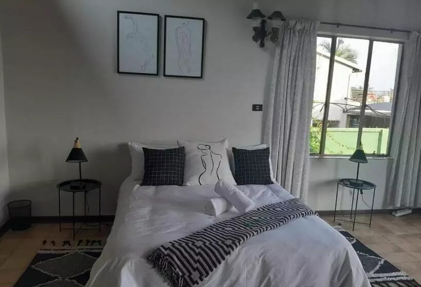 ペンション Dam House Lodge