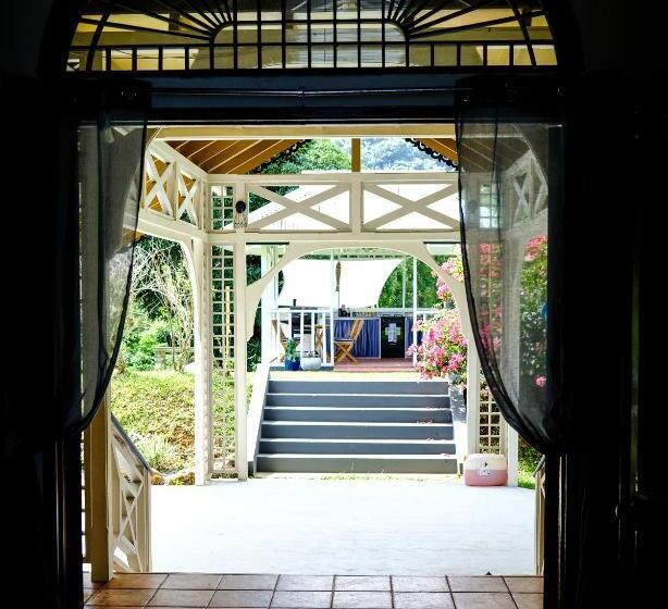 پانسیون Silk Cotton Cottages