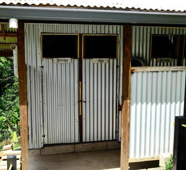 پانسیون Silk Cotton Cottages