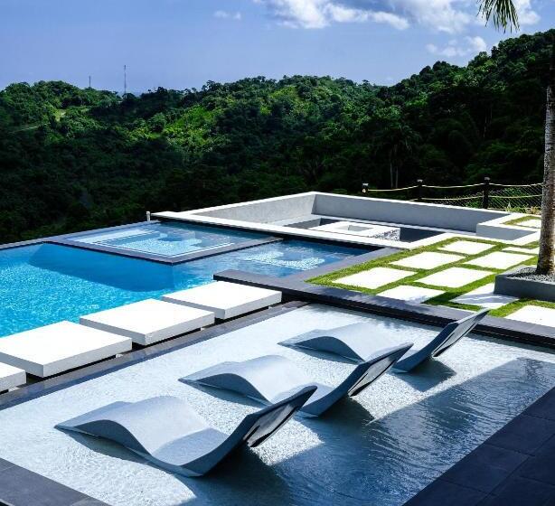 پانسیون Silk Cotton Cottages